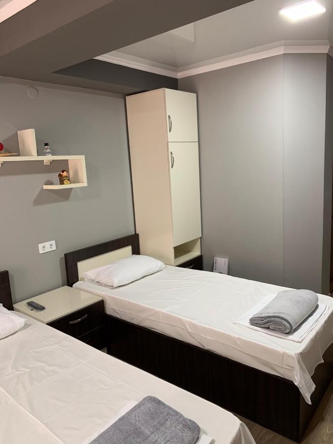 Art Hole Bed & Breakfast Kutaisi Exterior photo