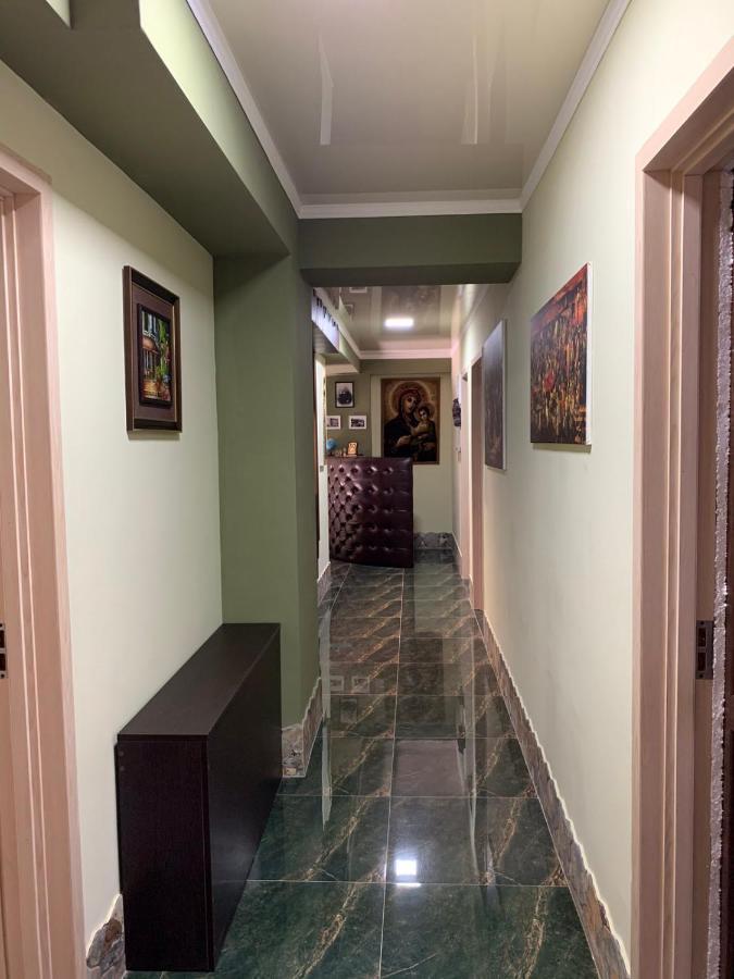Art Hole Bed & Breakfast Kutaisi Exterior photo