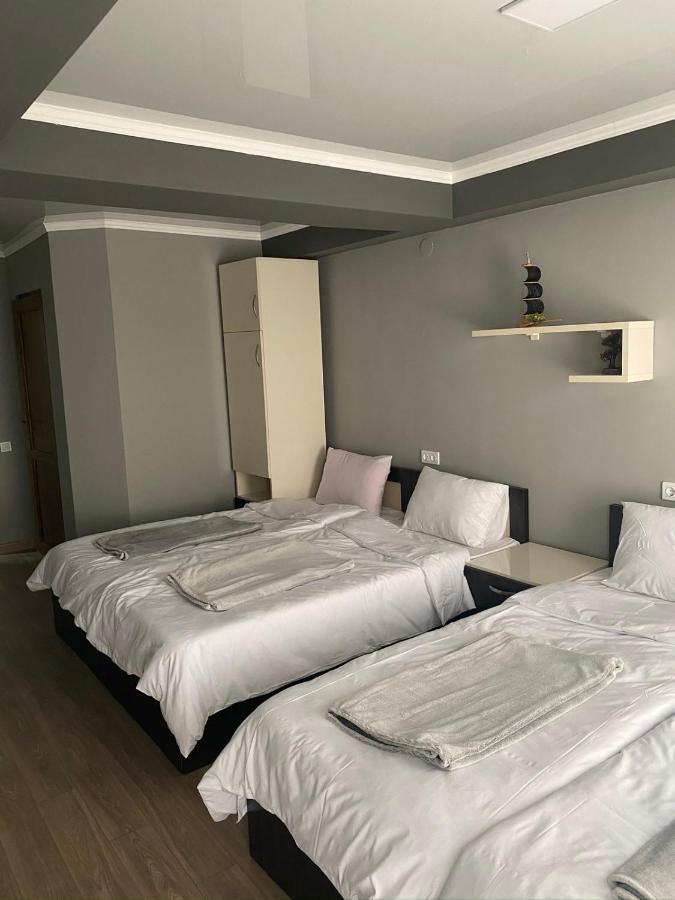 Art Hole Bed & Breakfast Kutaisi Exterior photo