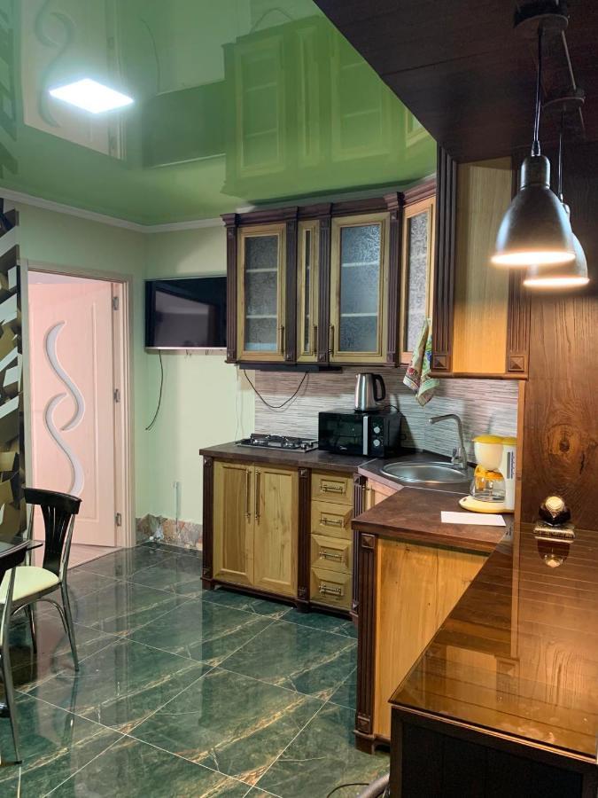 Art Hole Bed & Breakfast Kutaisi Exterior photo
