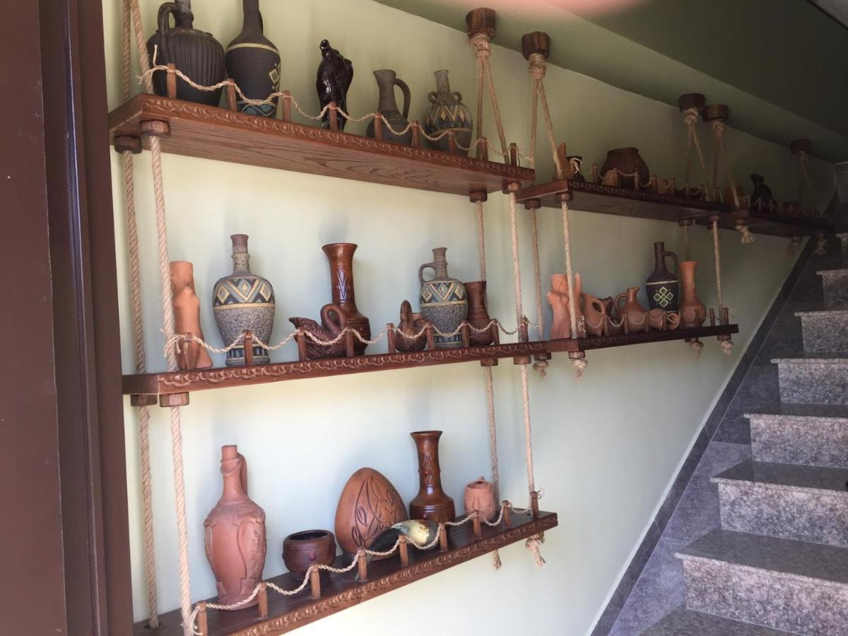 Art Hole Bed & Breakfast Kutaisi Exterior photo